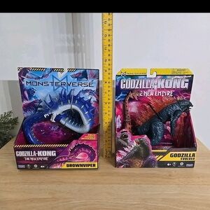 Monsterverse Godzilla vs. Kong Drownviper and Godzilla Evolved Action Figures